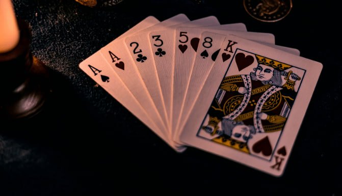 Permainan meja Microgaming dengan antarmuka intuitif