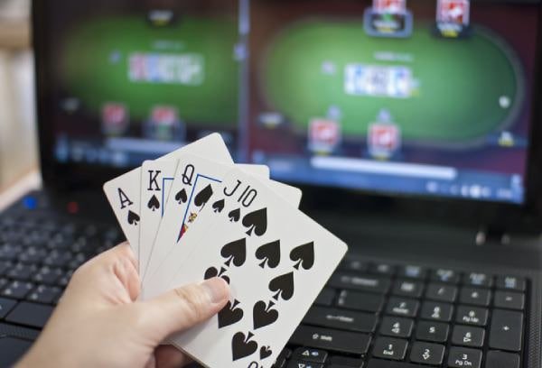 Roulette live dengan multi-kamera menampilkan putaran roda secara real-time